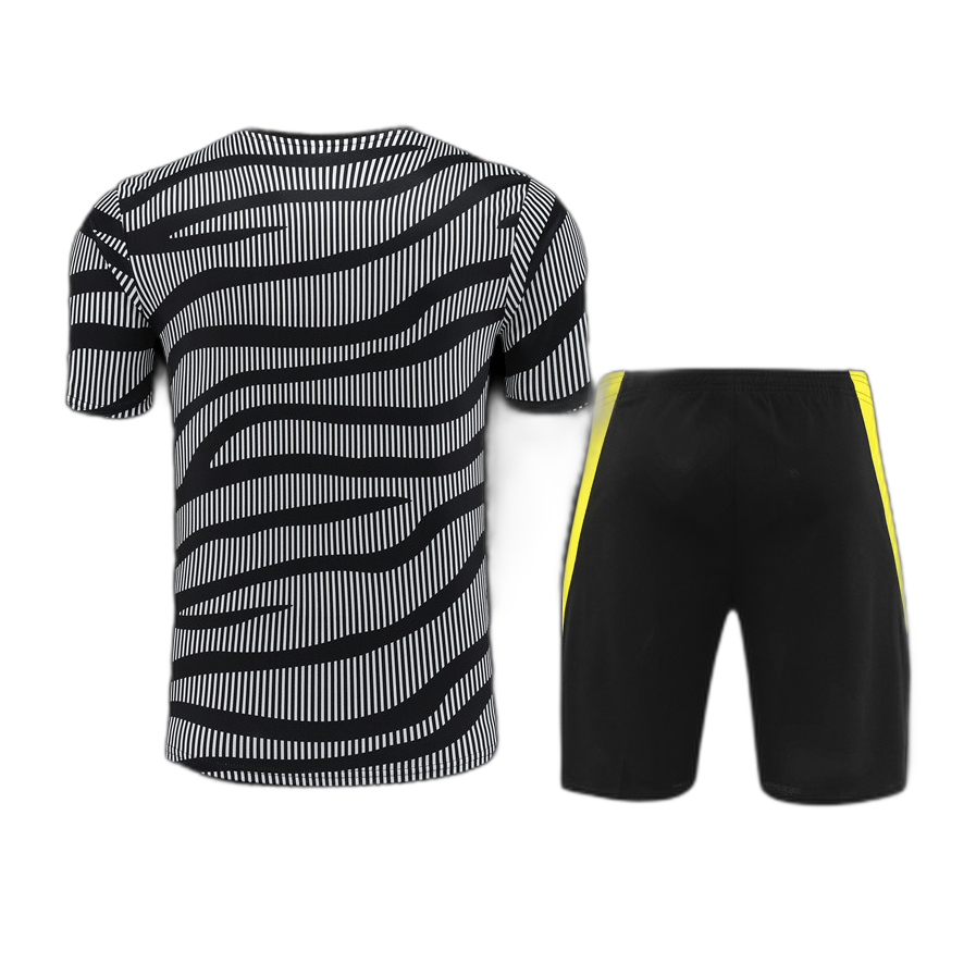 Juventus black and white