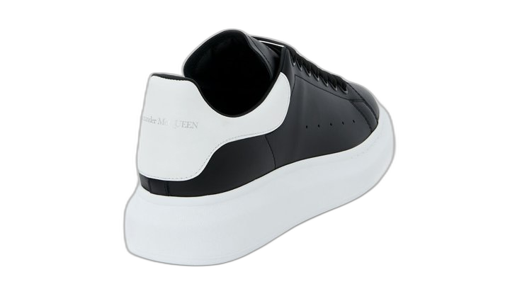 OVERSIZED WHITE BLACK